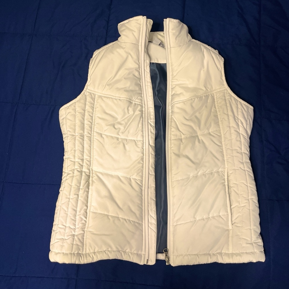 White Puffer Vest With Zipper Front